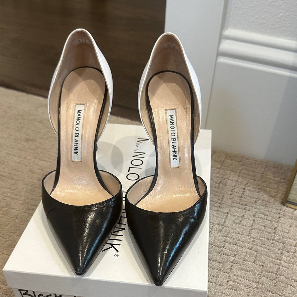 Loved- Authentic Manolo Blahnik Two-Tone Black and White Heels